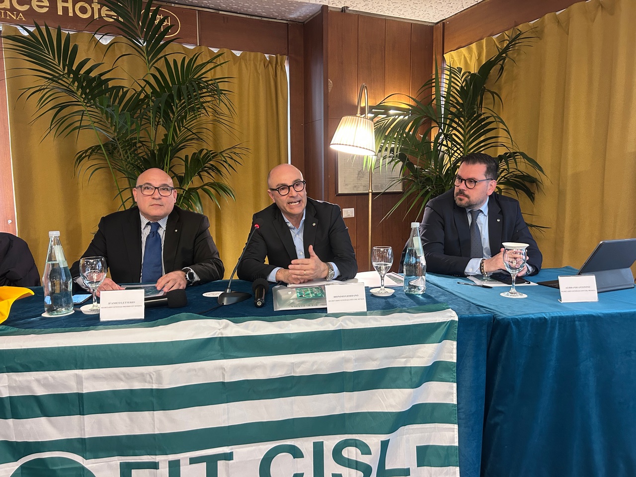 D’Amico confermato segretario di presidio della Fit Cisl Messina. Il sindacato sottolinea la priorità dell’efficienza dei trasporti. «La mobilità cittadina sta disegnando una nuova Messina. Il Ponte diventerà fulcro dei traffici del Mediterraneo verso l’Europa e metterà lo Stretto al centro del mondo».
