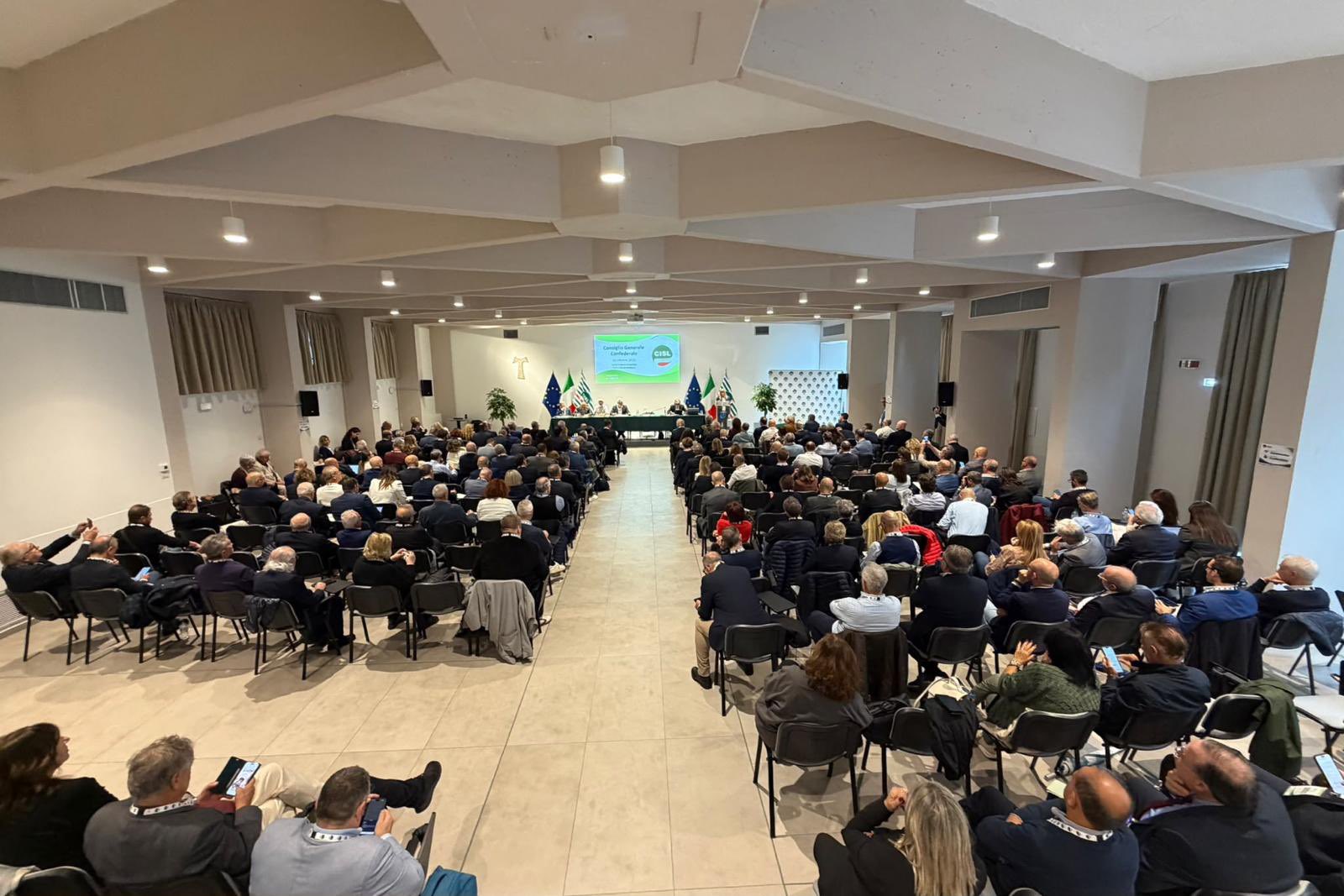 Al via la campagna “Il Patto che unisce”: lavoro, salari e welfare al centro della mobilitazione